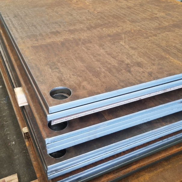 plaques de chantier en acier